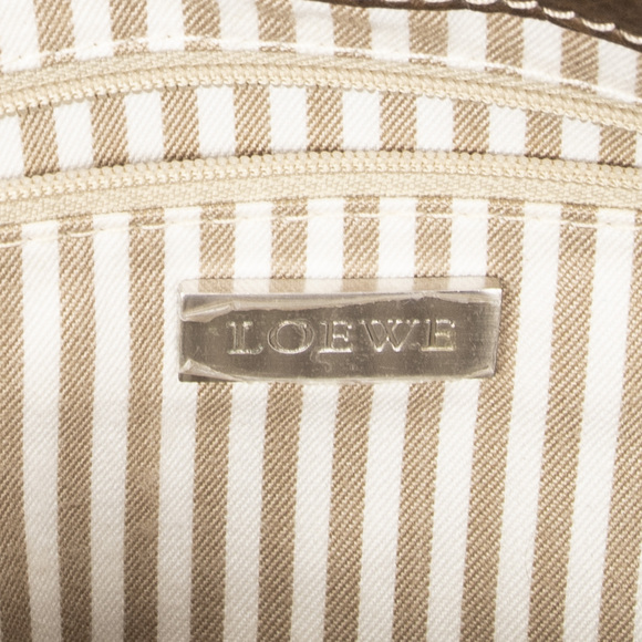Loewe Medallion Zipped Flap - Picture 11 of 11